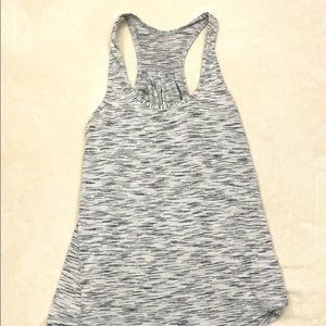 Lululemon running tank with vent - size 4/6